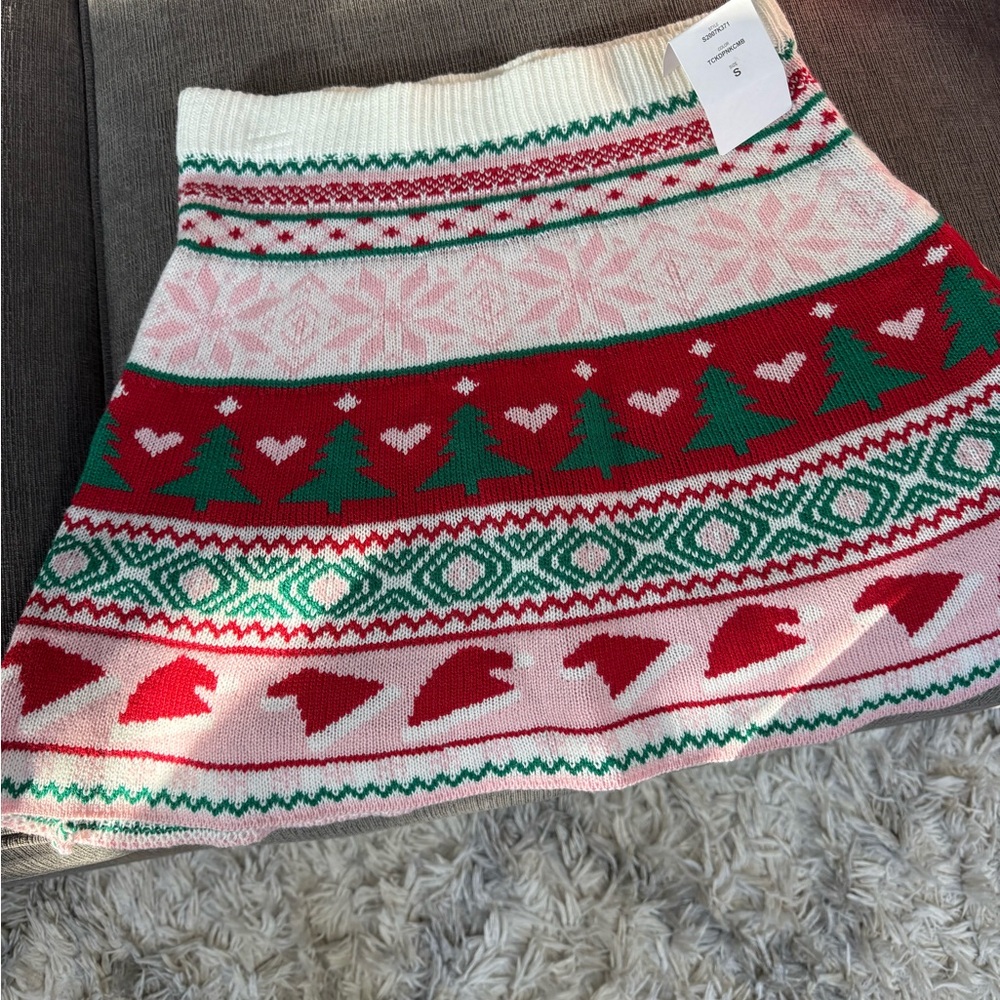 Festive Knit Skirt with Red and Green Patterns